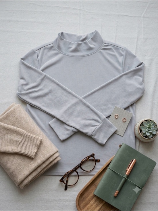 just be Tops - just be Light Gray Mock Neck Long-Sleeve Top